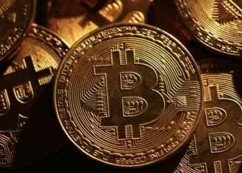 Bitcoin dominance dips to 23.6 fib degree, indicators potential altcoin rotation